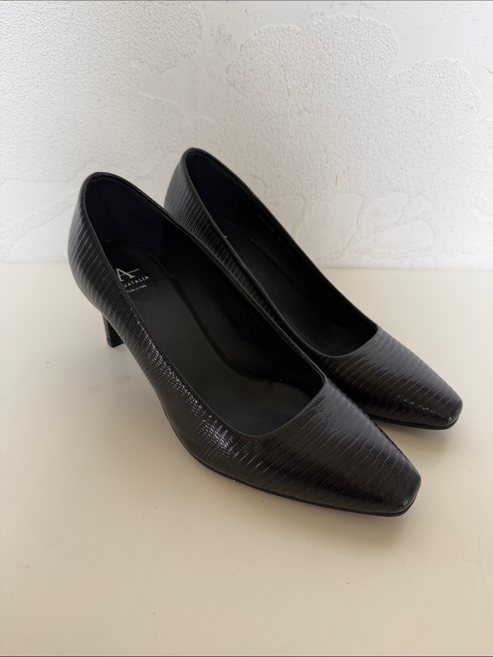 Aquatalia Weatherproof Black Textured Square-Toe Heels Size 7.5 NWOT